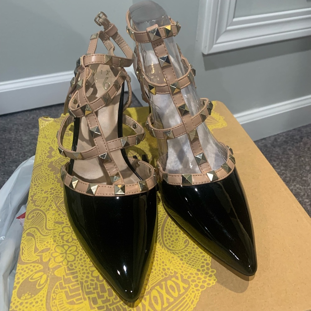 Mix No. 6 Brand, heels with studs, size 10